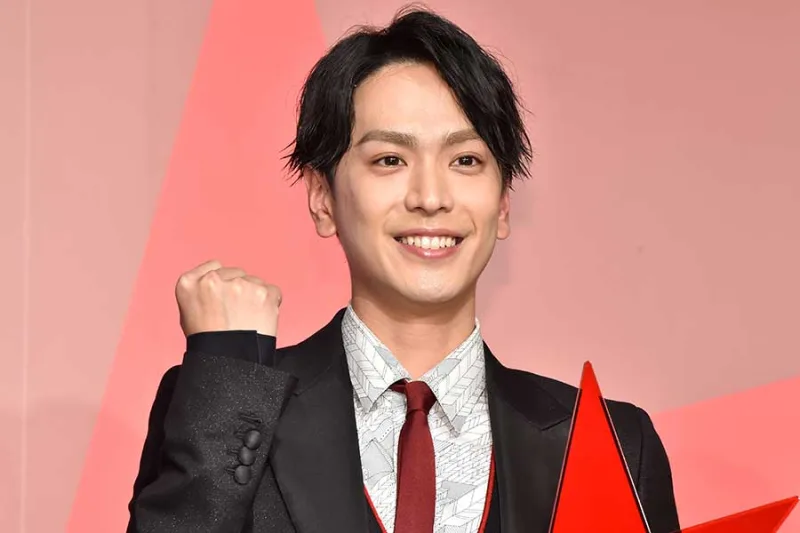黒羽麻璃央の同級生にとまんがおり家には風習が伝わる