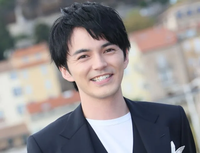 林遣都は初主演で新人賞を得た