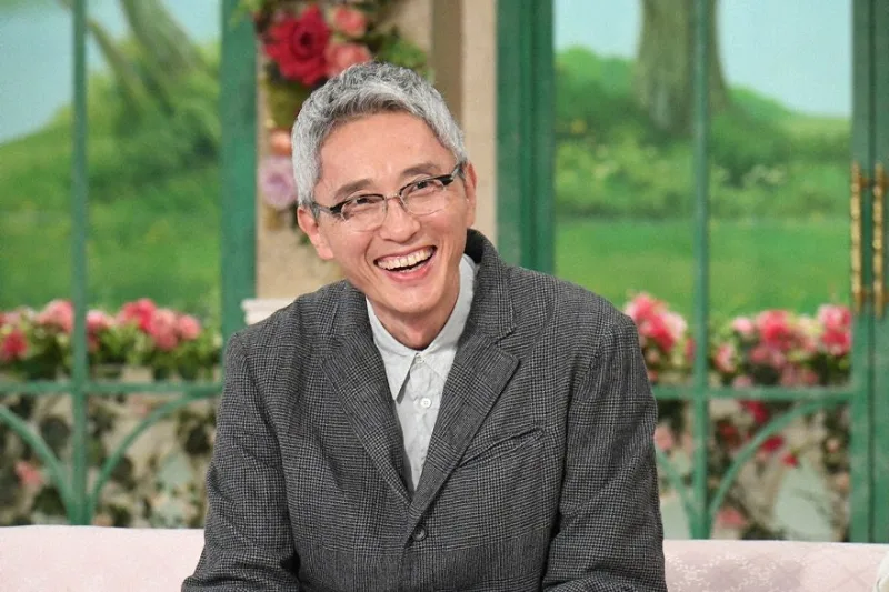 松重豊は転校を重ねた少年期を過ごした
