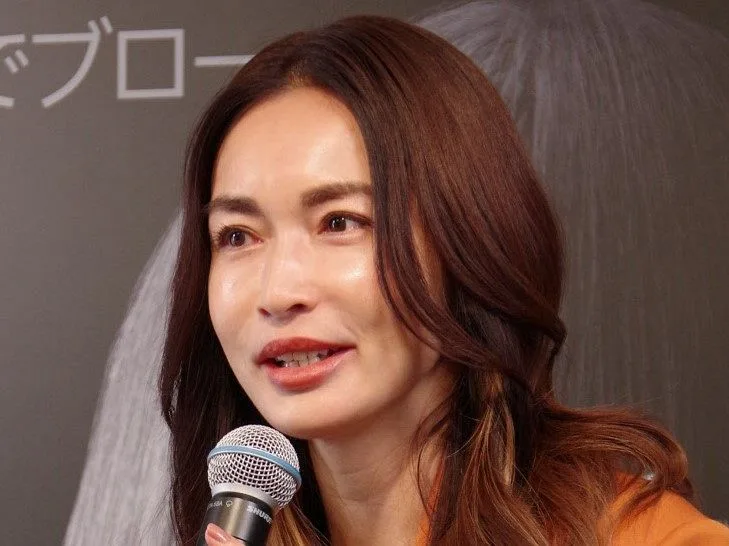 長谷川京子は中2のスカウトを堅実に断った