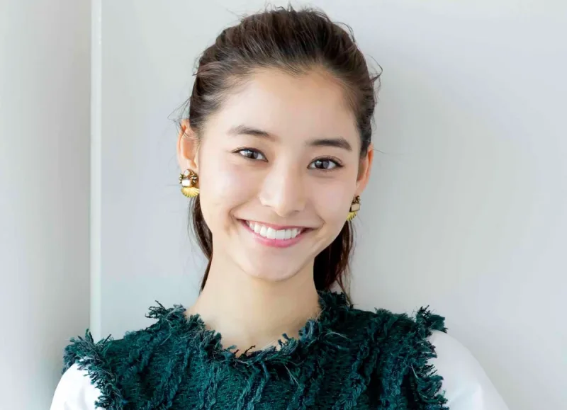 新木優子はフランスの名店の顔に就かれた