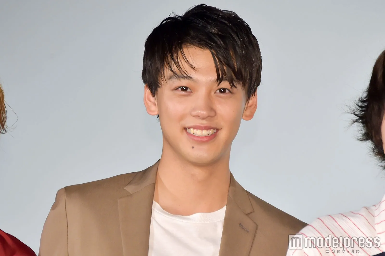 竹内涼真は映画のイベントで海外スターを英語で歓迎した
