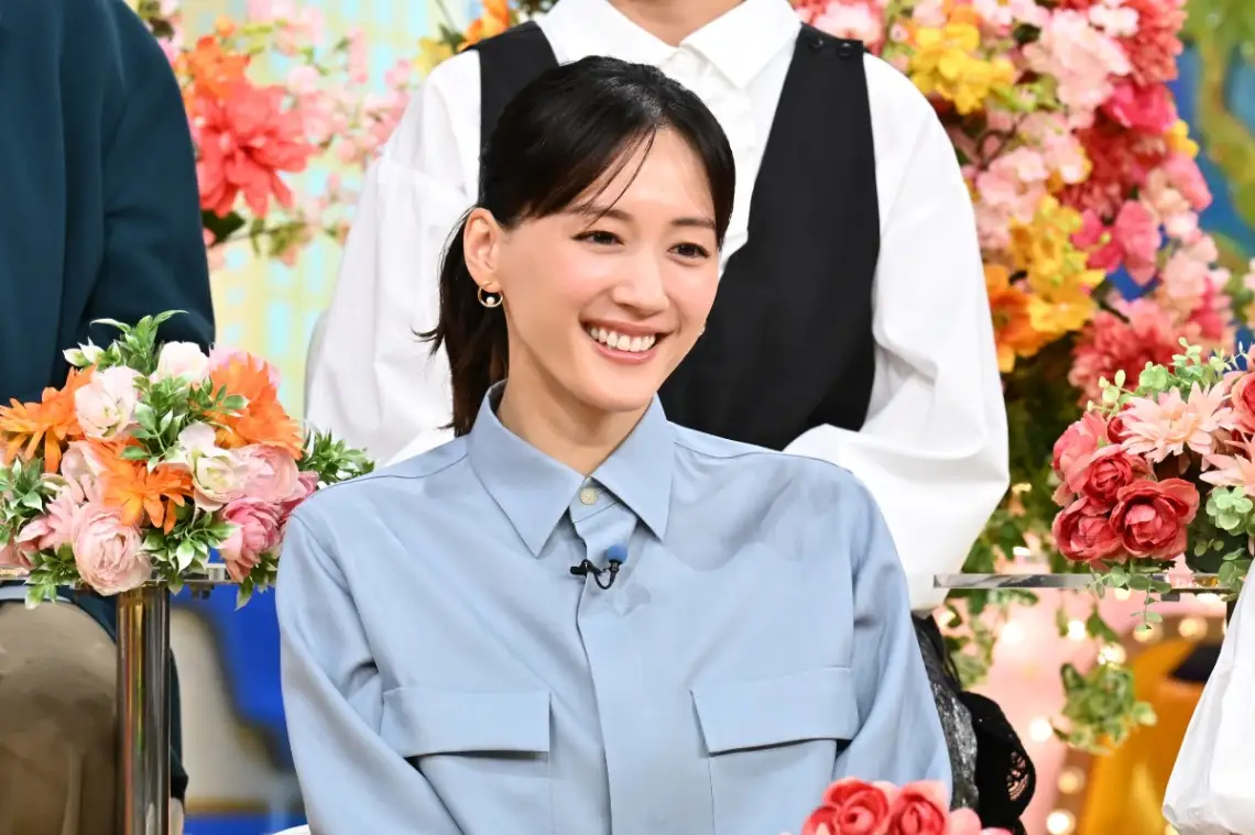綾瀬はるかは演技に真摯に取り組む姿勢で評価されている
